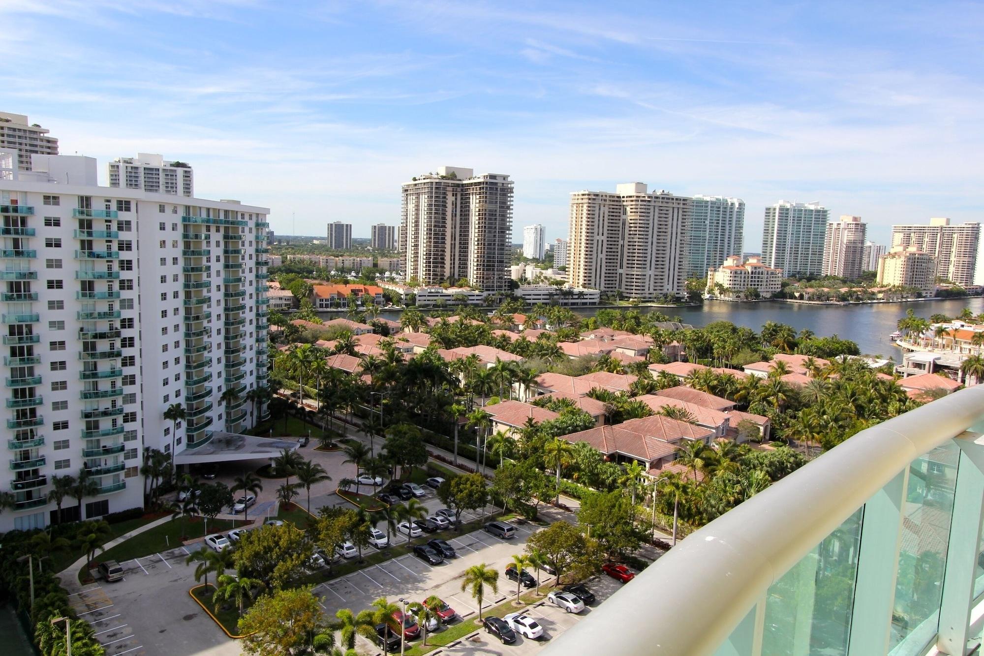 Ocean Reserve Sunny Isles Beach Bagian luar foto